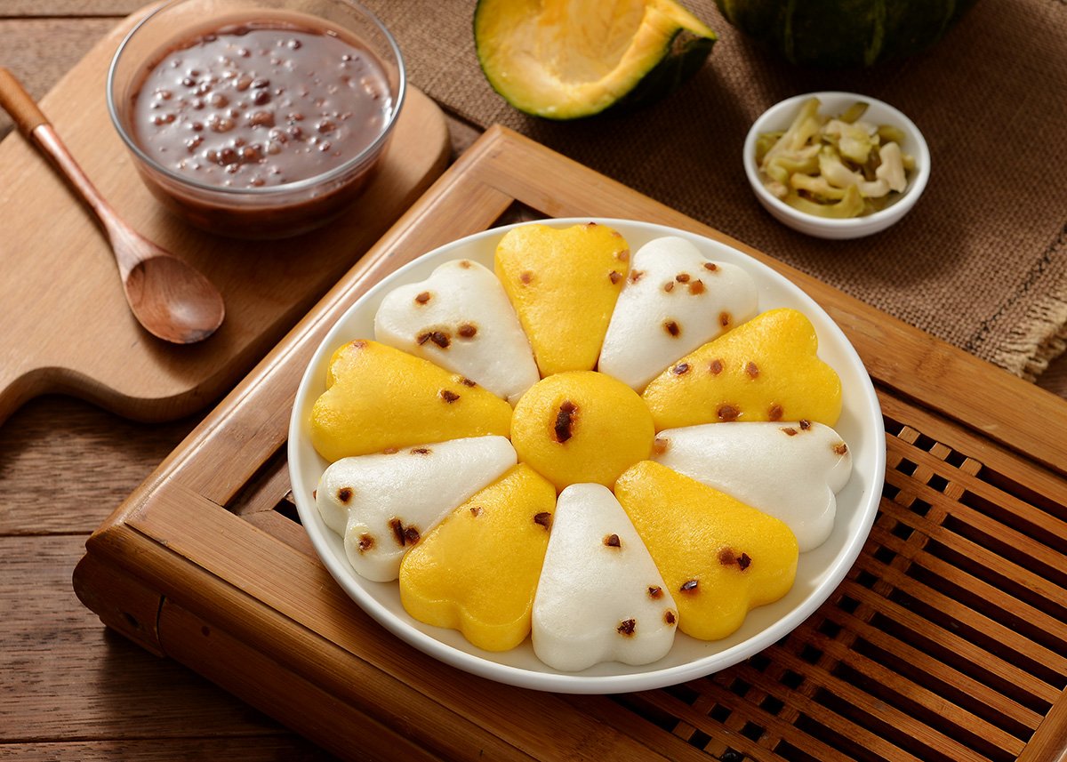 Golden Prosperity Cake